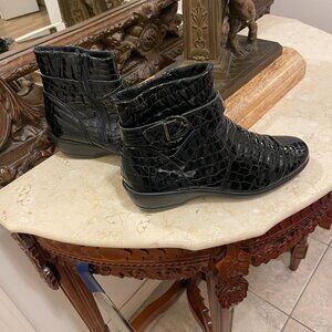 MAC black leather booties Made In Italy size 39/8.5